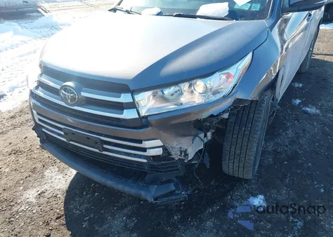 2018 Toyota Highlander Xle z USA, uszkodzony, nr VIN 5TDJZRFH1JS555498